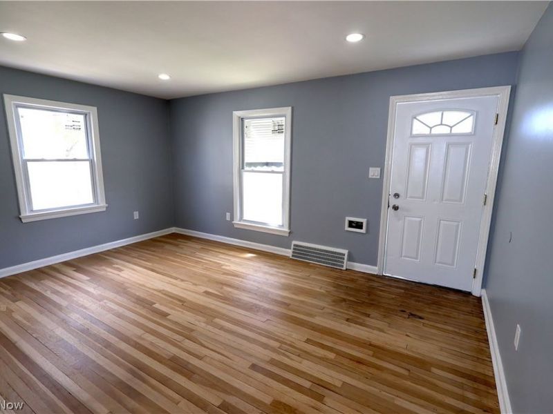 16405 Glendale Avenue, Cleveland, OH 44128 Photo 5