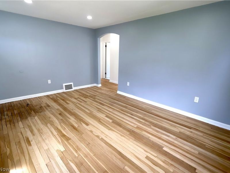 16405 Glendale Avenue, Cleveland, OH 44128 Photo 7