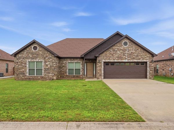 1220 Andrews Drive, Conway, AR 72032