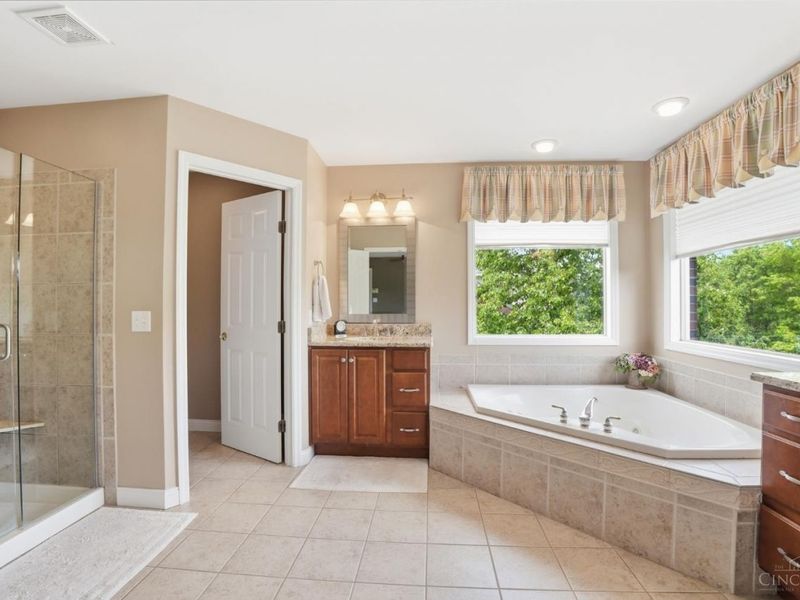 1324 Wexford Lane, Cincinnati, OH 45233 Photo 16