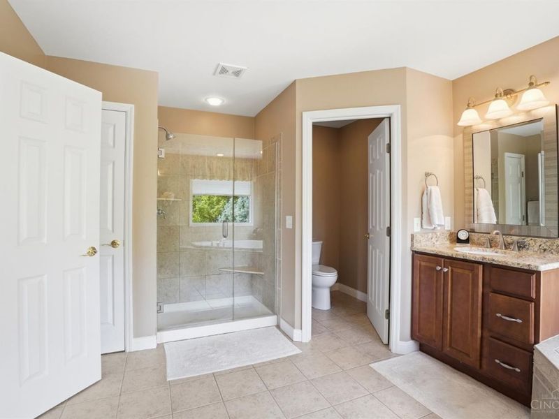 1324 Wexford Lane, Cincinnati, OH 45233 Photo 18