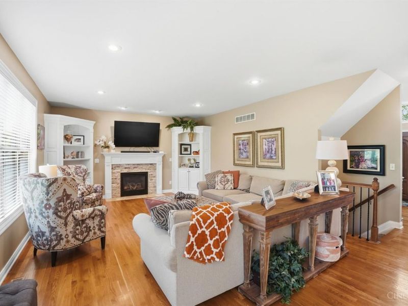 1324 Wexford Lane, Cincinnati, OH 45233 Photo 3