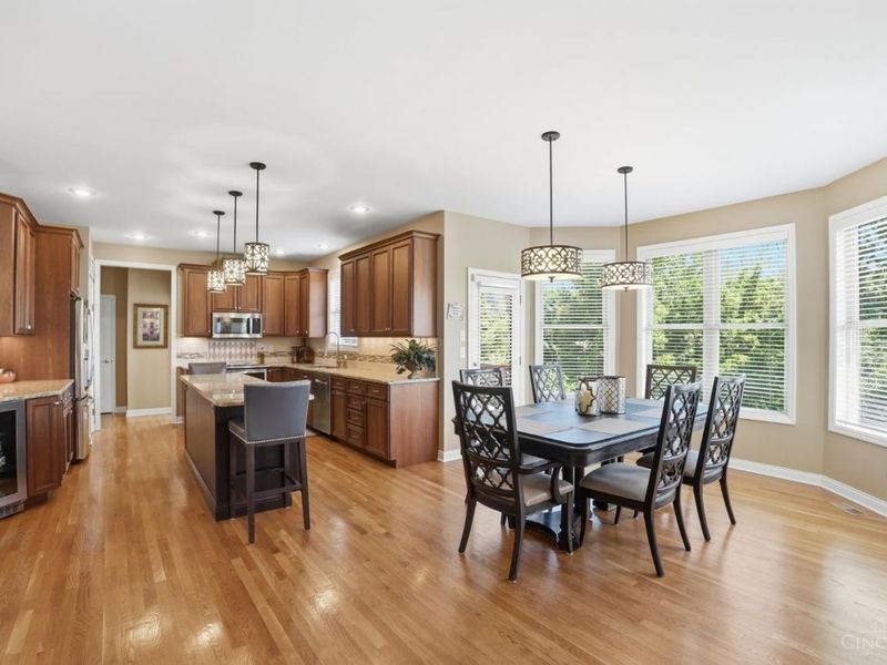 1324 Wexford Lane, Cincinnati, OH 45233 Photo 6