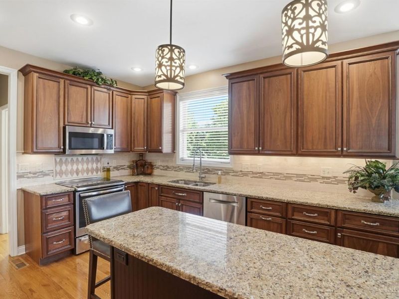 1324 Wexford Lane, Cincinnati, OH 45233 Photo 8