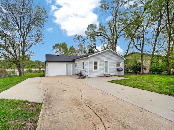 5415 NW Torgerson Drive, Des Moines, IA 50310