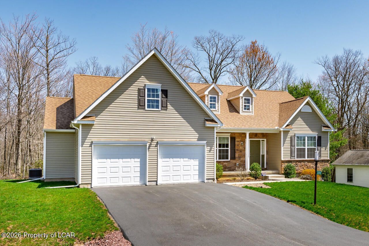 309 Golden Oaks Drive White Haven, PA 