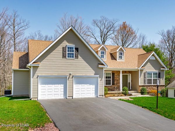309 Golden Oaks Drive, White Haven, PA 18661