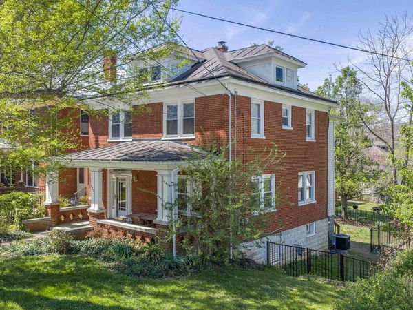 521 S MAIN ST, LEXINGTON, VA 24450