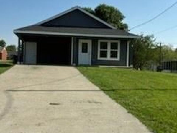 107 E Miller , Whitewright, TX 75491