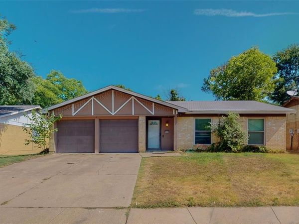 2307 Dartmouth Drive, Arlington, TX 76015