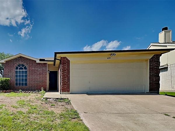 628 Bluejay Drive, Saginaw, TX 76131