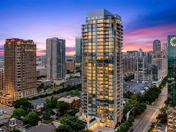 2900 Mckinnon Street , Unit 401, Dallas, TX 75201