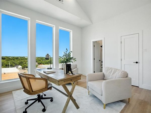 312 N Lancaster Avenue , Unit 101, Dallas, TX 75203