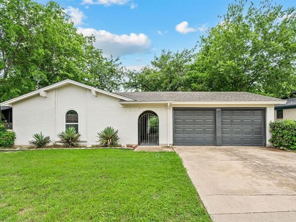 5944 Richard Drive, Watauga, TX 76148