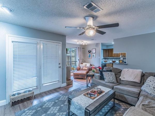 1901 Cloisters Drive, Unit 914, Arlington, TX 76011