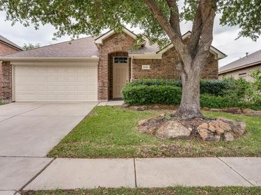 8121 Misty Water Drive, Fort Worth, TX 76131