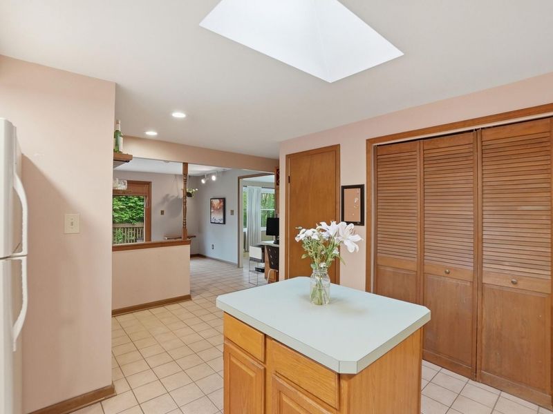 2193 Regent Park Drive, Bellbrook, OH 45305 Photo 13