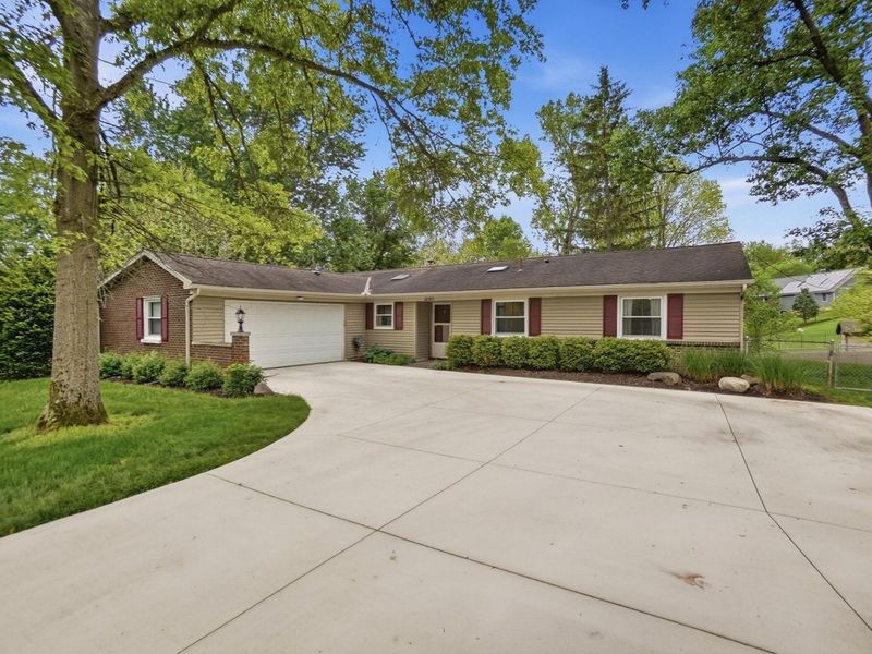 2193 Regent Park Drive, Bellbrook, OH 45305 Photo 3