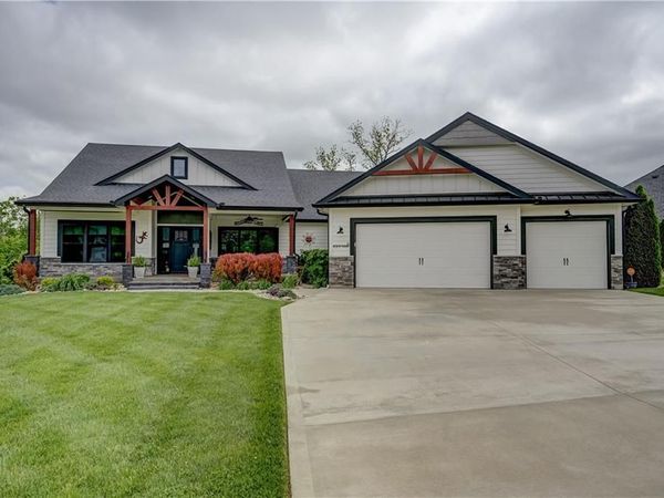 4 Black Hawk Drive, Lake Winnebago, MO 64034