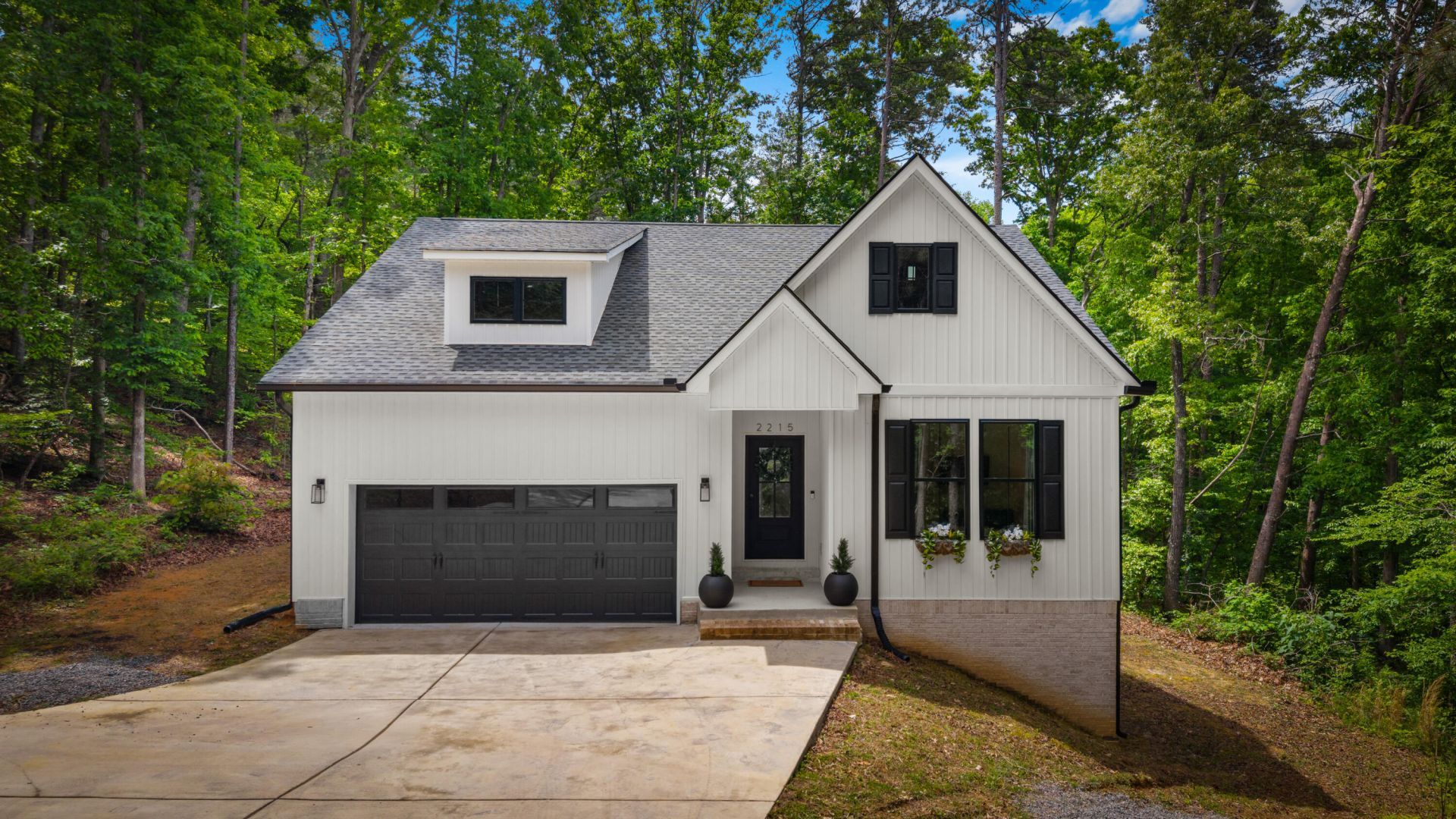 2215 Saunders Road, Ringgold, GA 30736 Main Photo