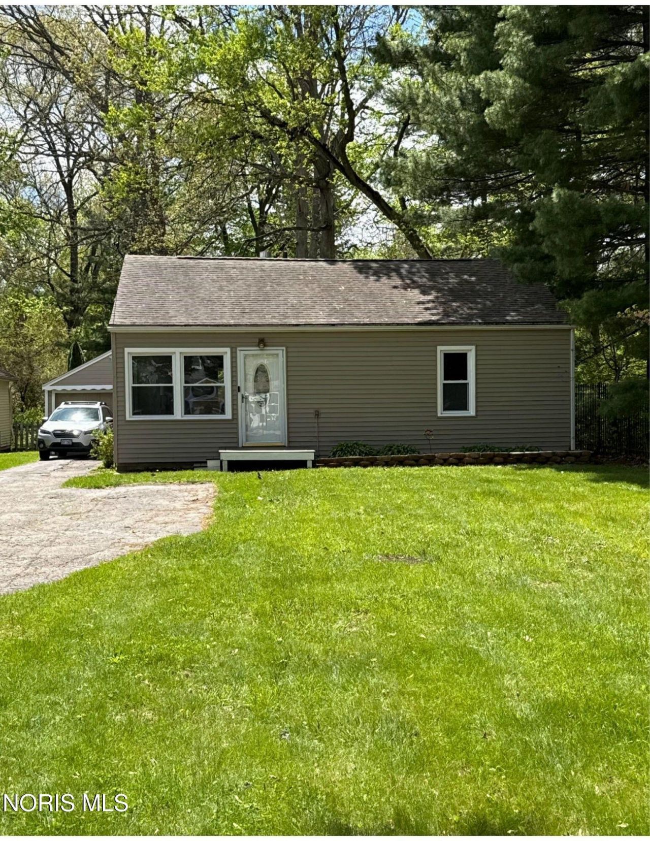5347 Elmer Drive, Toledo, OH 43615 Main Photo