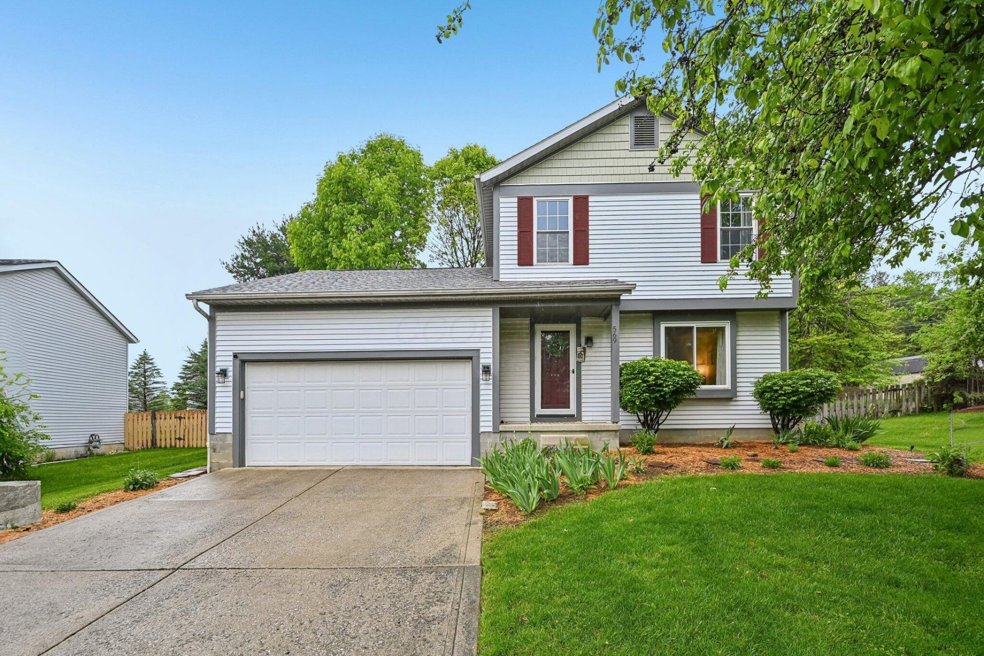 569 Meadows Boulevard, Pickerington, OH 43147 Main Photo