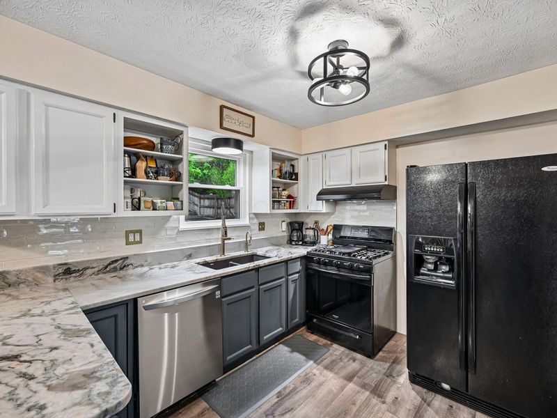569 Meadows Boulevard, Pickerington, OH 43147 Photo 7