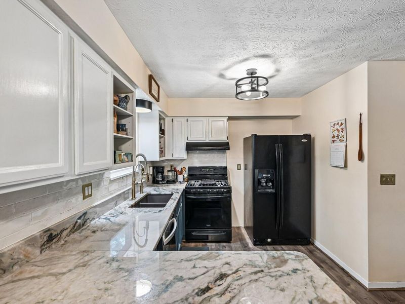 569 Meadows Boulevard, Pickerington, OH 43147 Photo 8