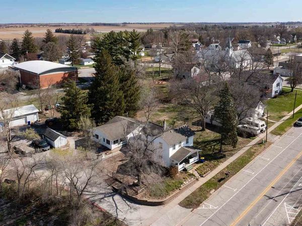 220/230 West Main St, Solon, IA 52333