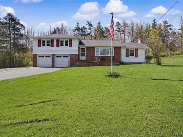 1599 Hubbard Road, East Aurora, NY 14052