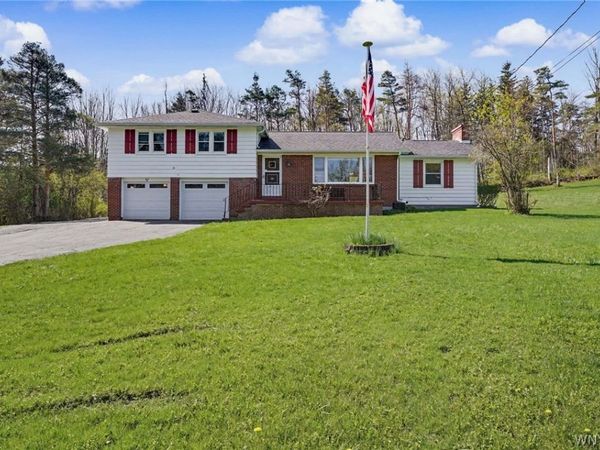1599 Hubbard Road , East Aurora, NY 14052
