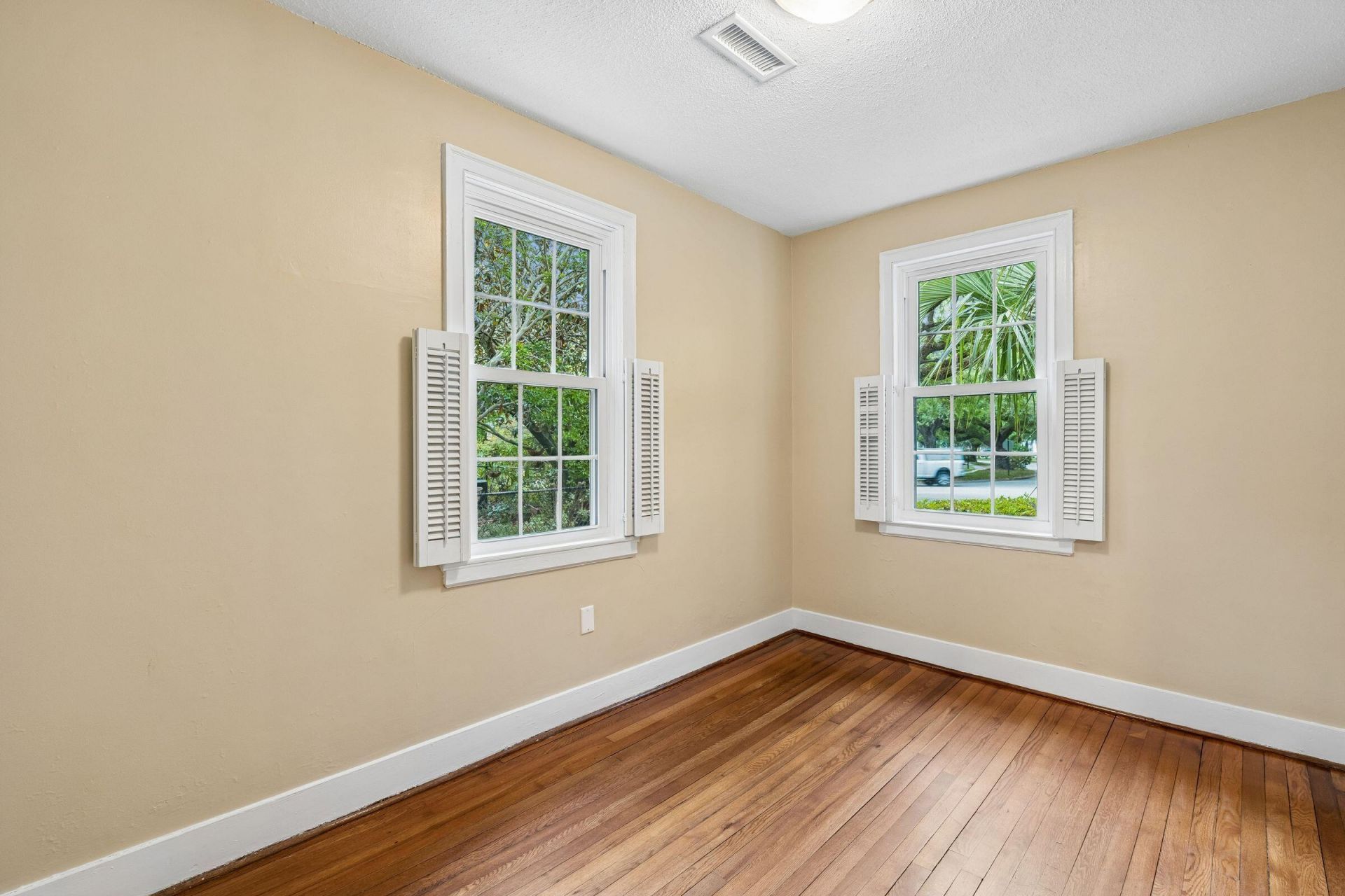 2 Sothel Avenue Photo 8