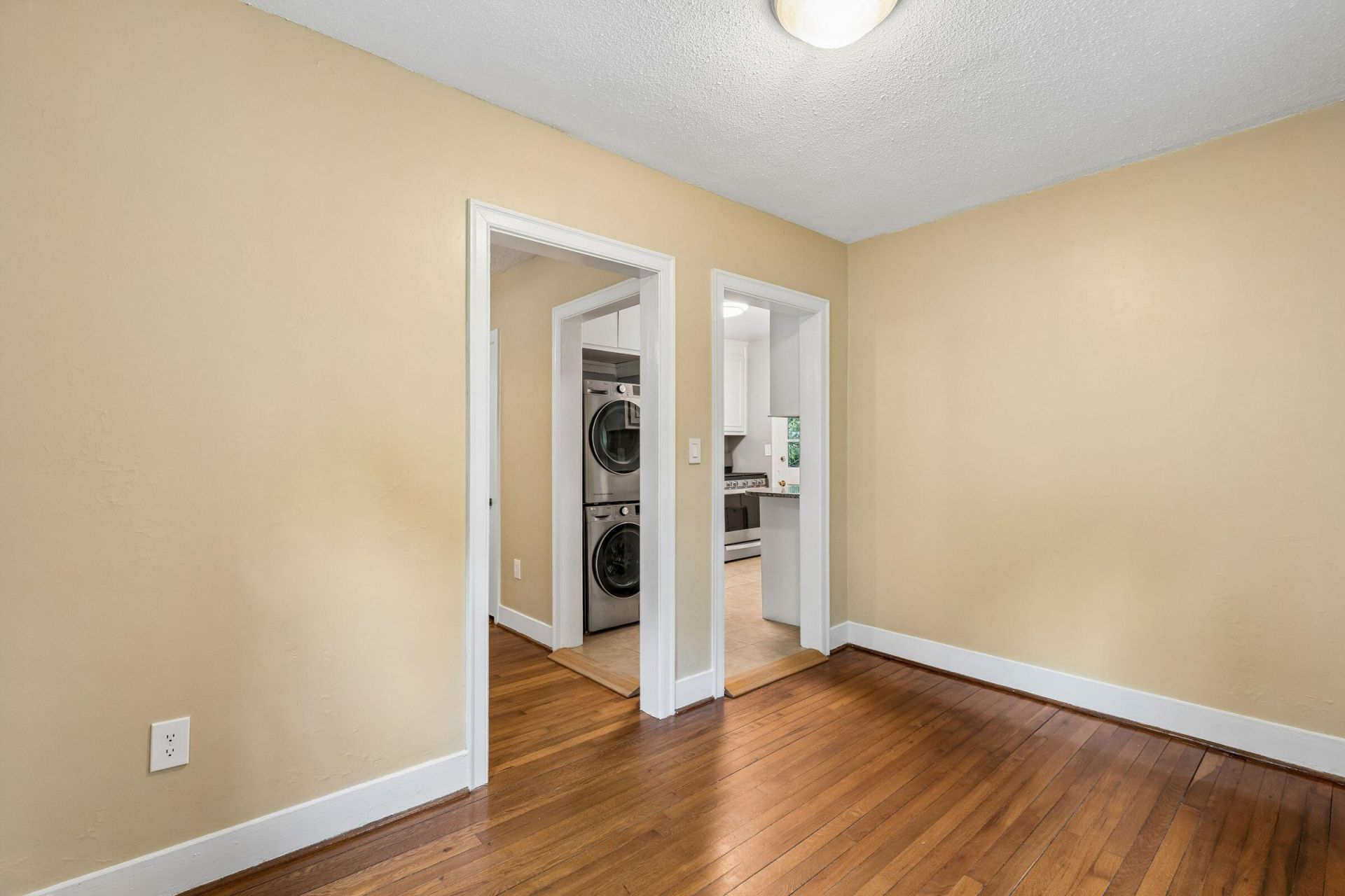 2 Sothel Avenue Photo 9