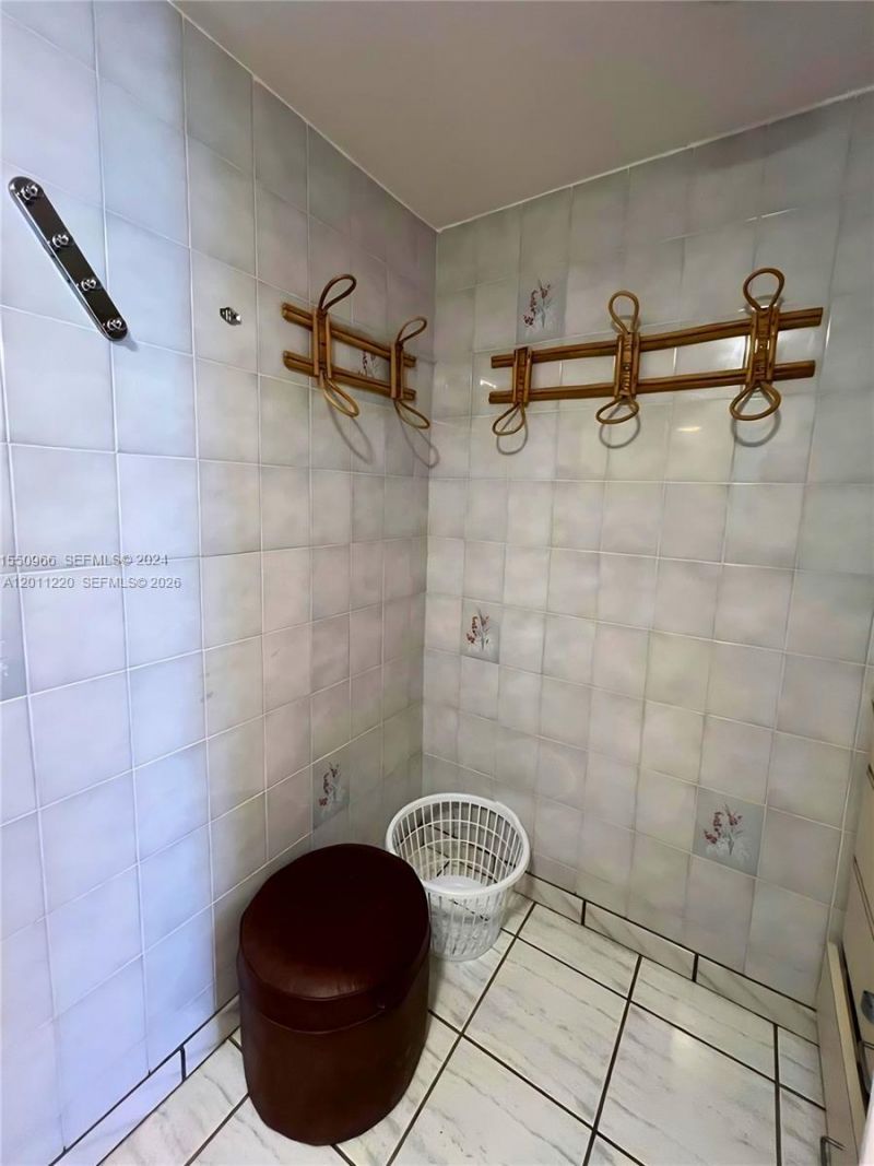 2899 Collins Ave, Unit 905, Miami Beach, FL 33140 Photo