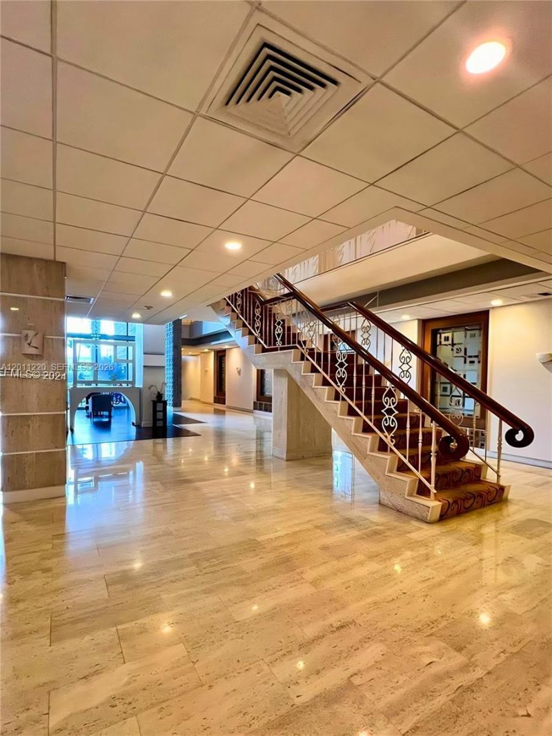 2899 Collins Ave, Unit 905, Miami Beach, FL 33140 Photo