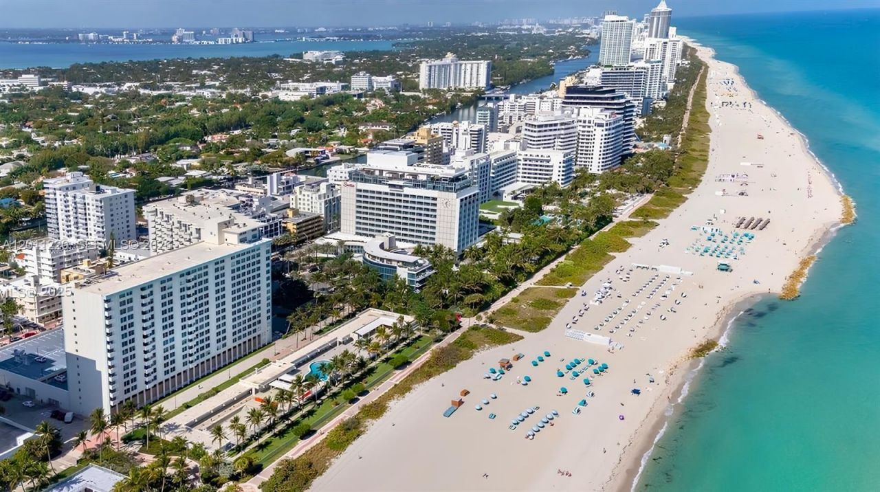 2899 Collins Ave, Unit 905, Miami Beach, FL 33140 Photo