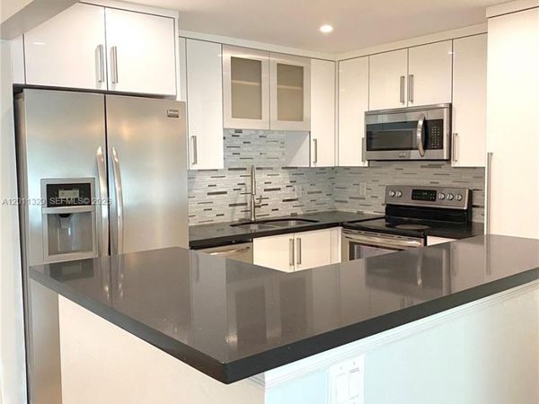 700 SE 2nd Ave, Unit 315, Deerfield Beach, FL 33441