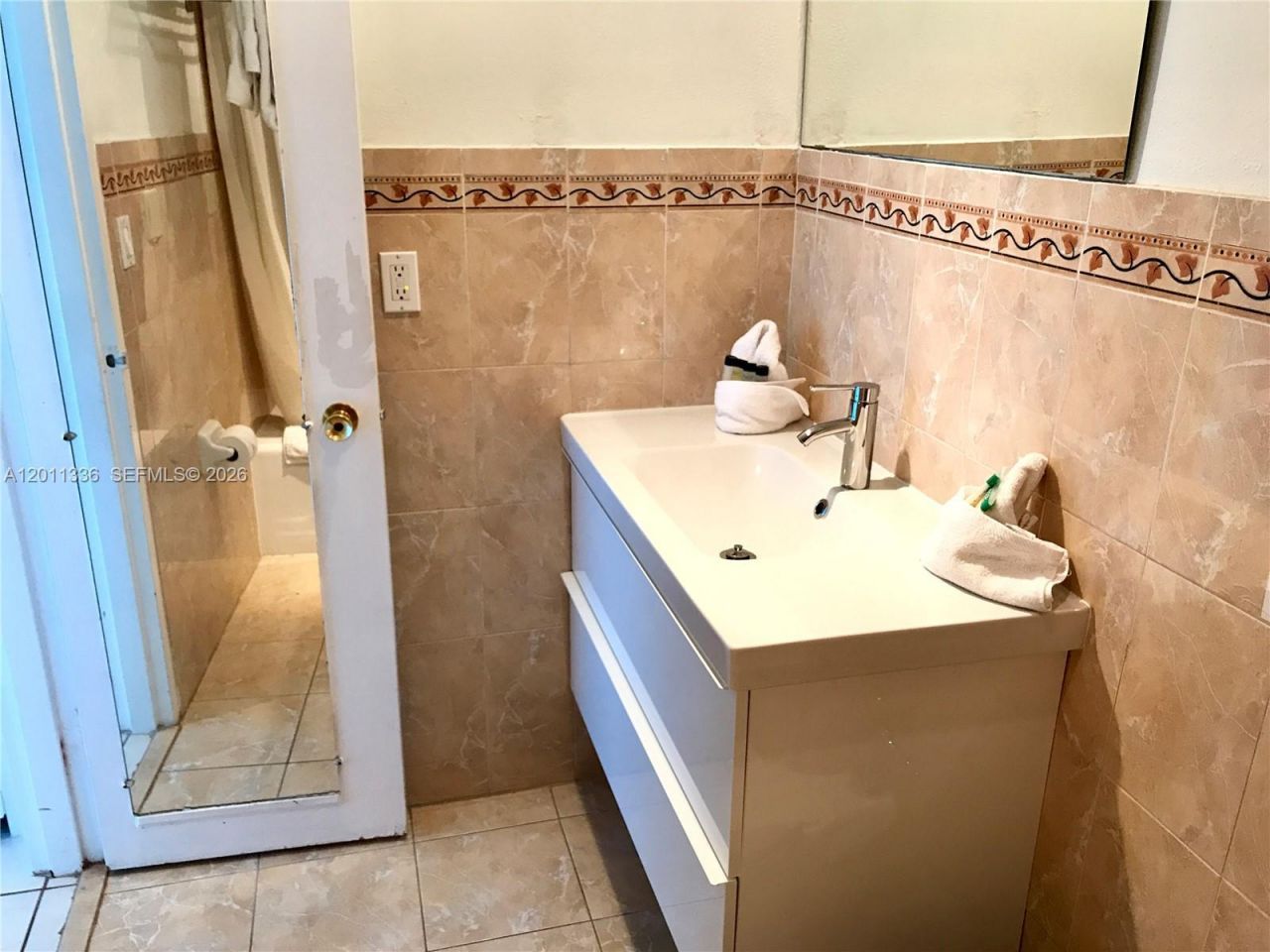 5445 Collins Ave, Unit 530, Miami Beach, FL 33140 Photo