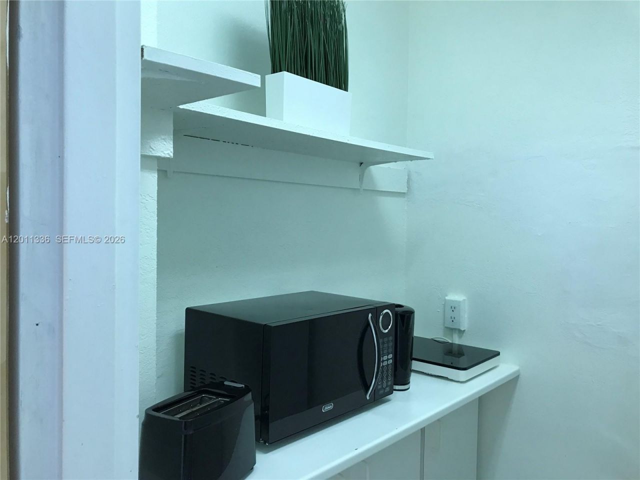 5445 Collins Ave, Unit 530, Miami Beach, FL 33140 Photo
