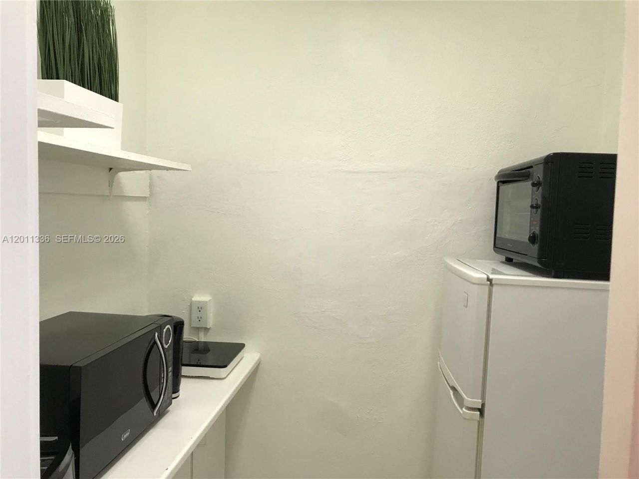 5445 Collins Ave, Unit 530, Miami Beach, FL 33140 Photo