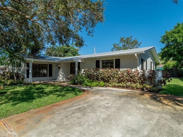 712 Tradewind Dr , North Palm Beach, FL 33408