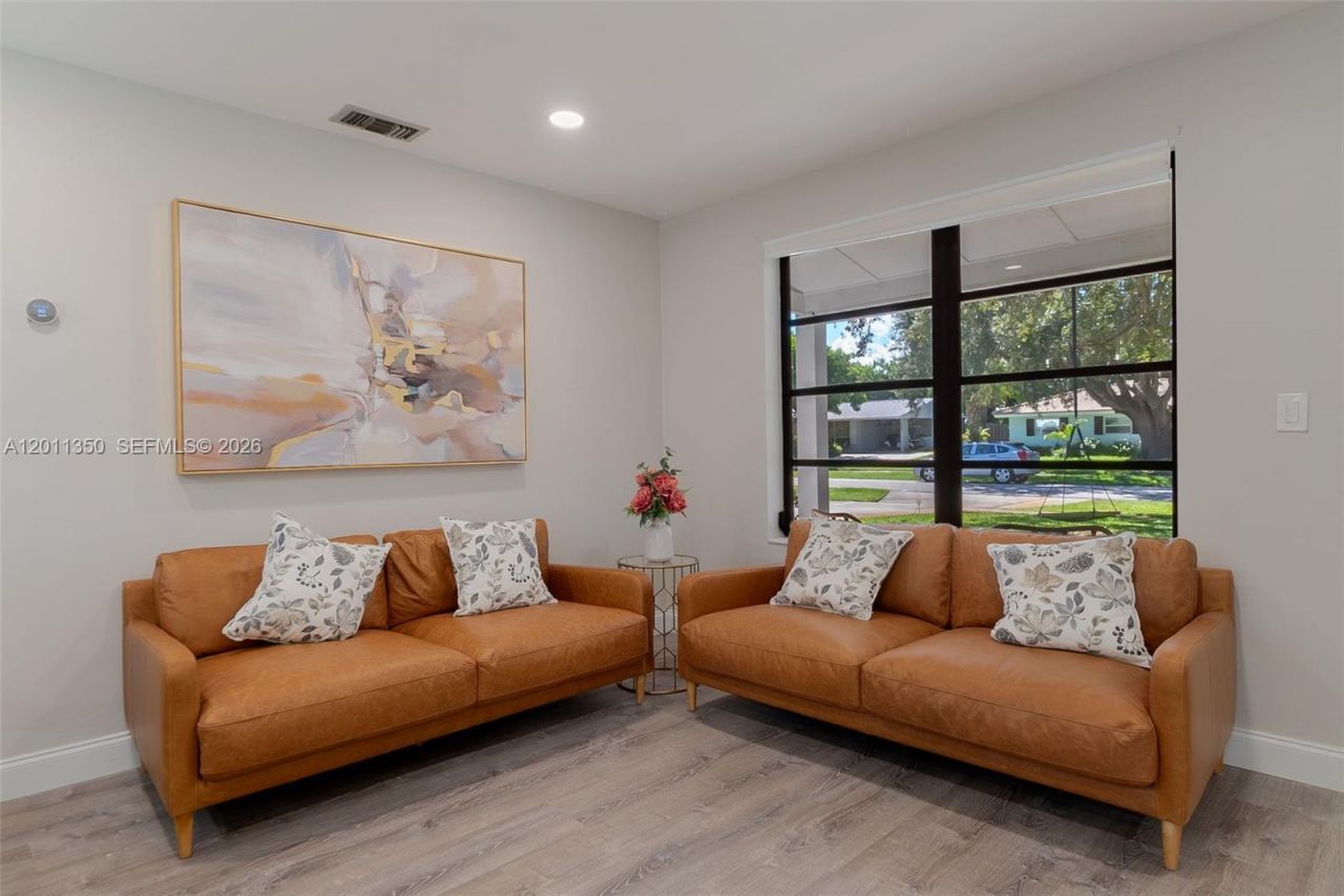 712 Tradewind Dr, North Palm Beach, FL 33408 Photo