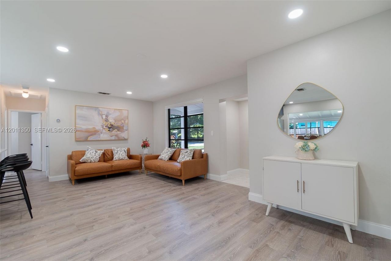 712 Tradewind Dr, North Palm Beach, FL 33408 Photo