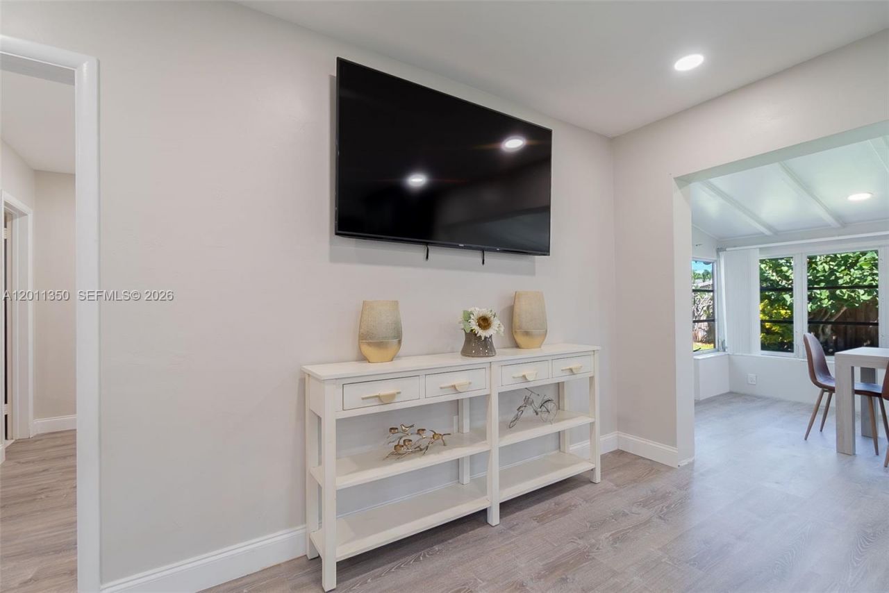 712 Tradewind Dr, North Palm Beach, FL 33408 Photo