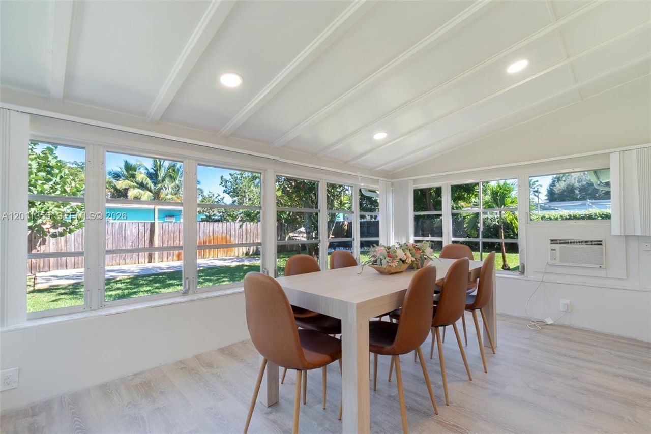 712 Tradewind Dr, North Palm Beach, FL 33408 Photo