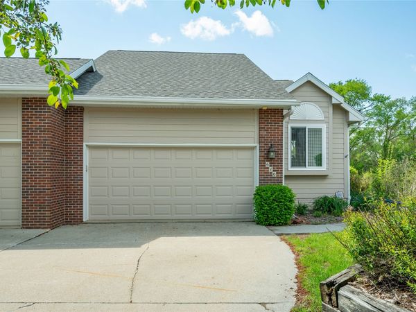 4301 Park Avenue, Unit 610, Des Moines, IA 50321