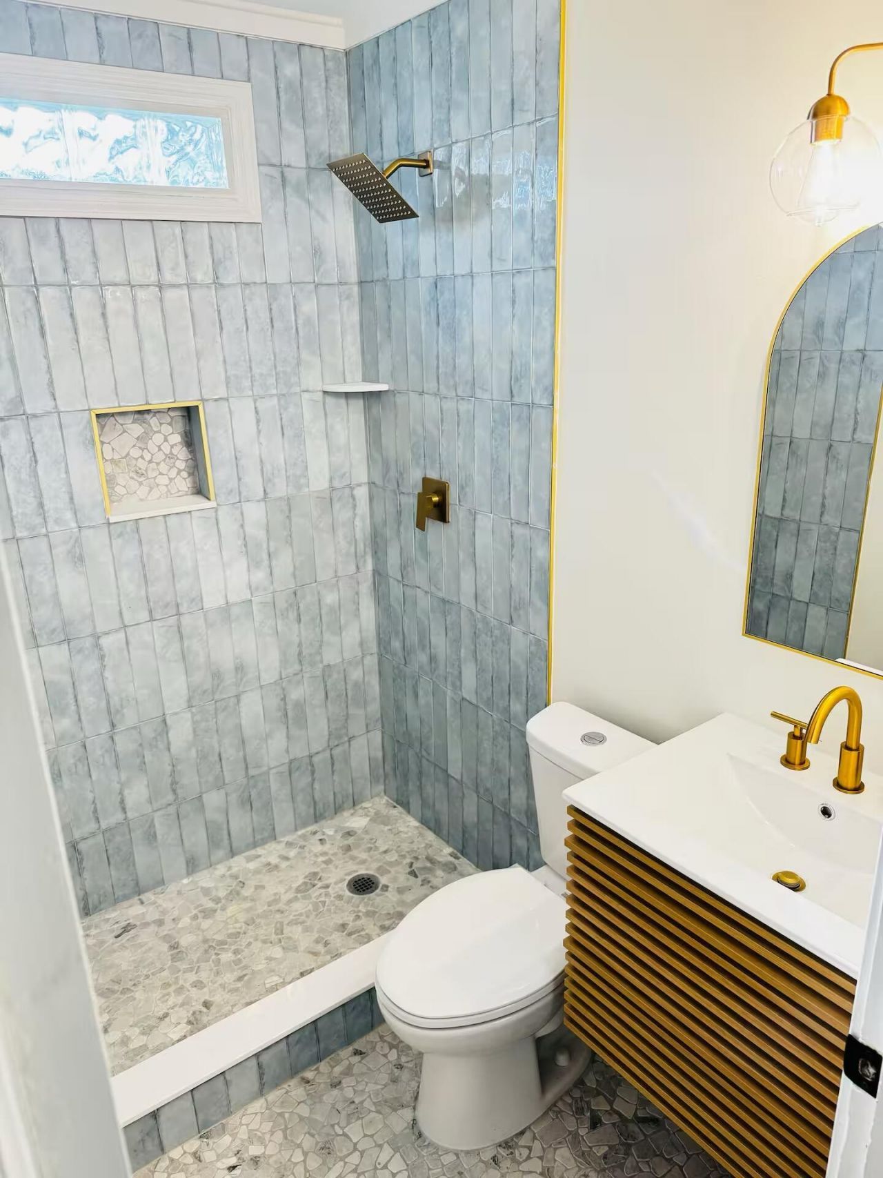 156 Williams Street Photo 16