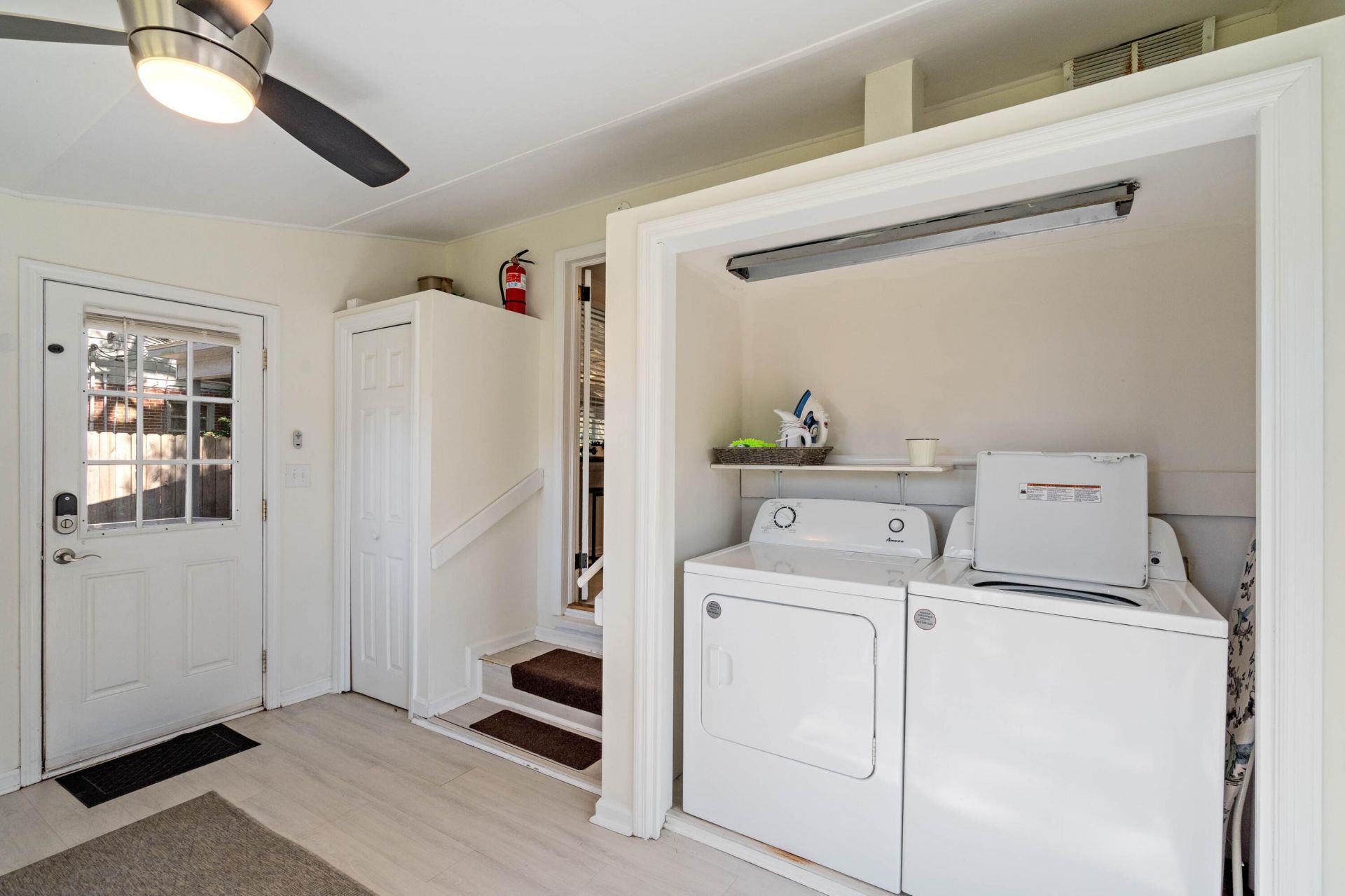 156 Williams Street Photo 19