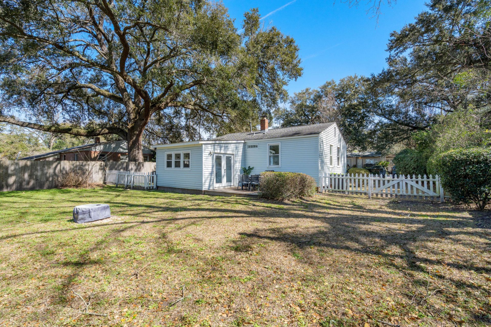 156 Williams Street Photo 22