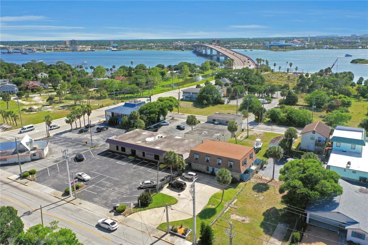 162 S Peninsula Drive, Daytona Beach, FL 32118 Photo